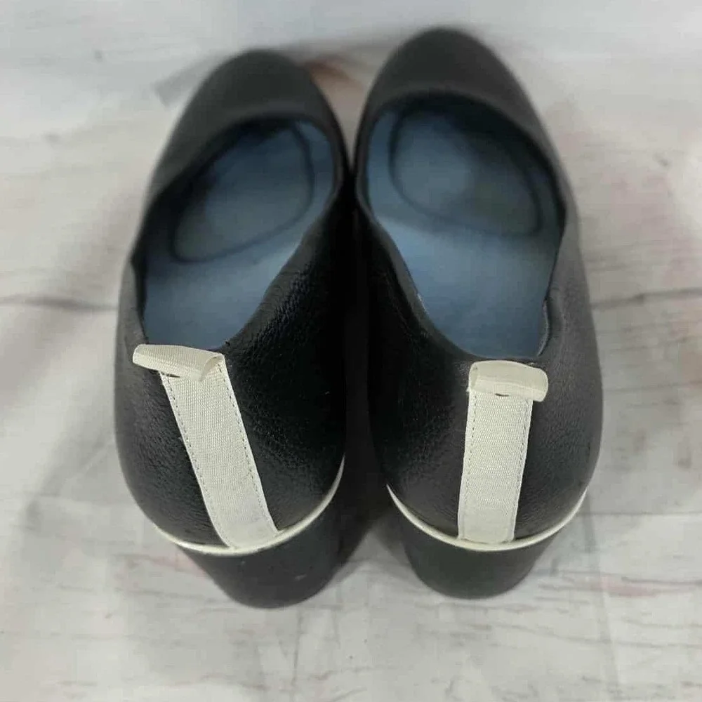 Betabrand Onyx‎ Black Leather All Weather Wedges - Womens Size 8.5